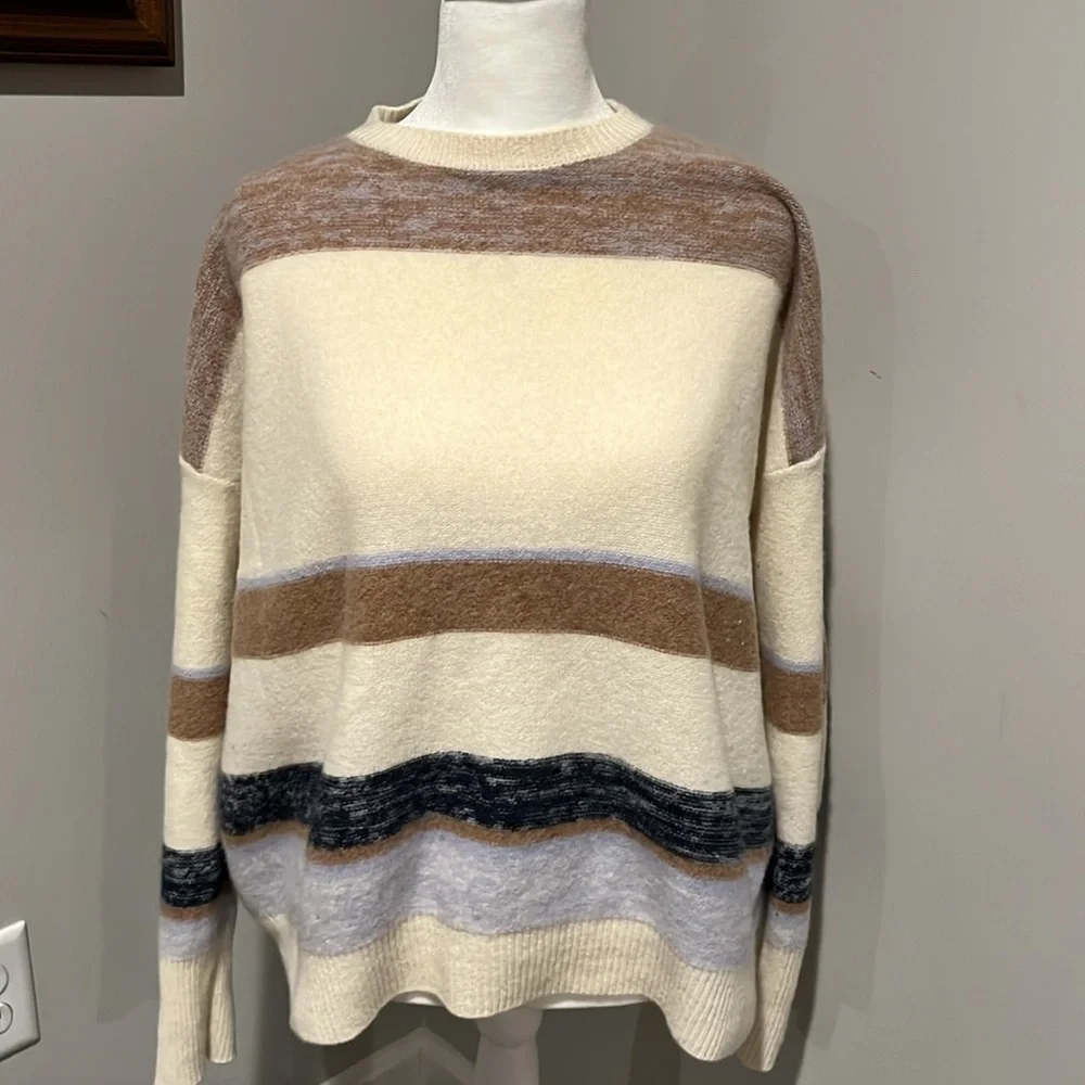 Nordstrom Signature Cashmere Crew Neck Sweater Size Large. - Picture 2 of 6